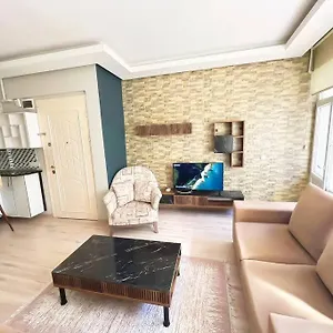 House In The Center Of Kadikoy Apartment